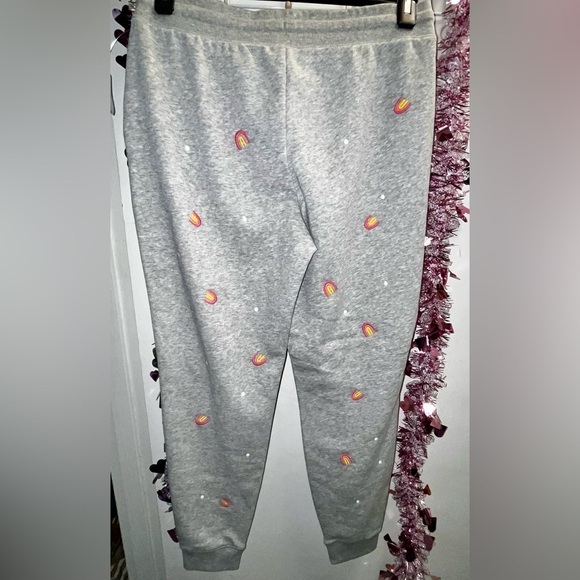 🆕 Old Navy Mid-Rise
Rainbow Embroidered Jogger
Sweatpants for Women-Size Medium - Picture 4 of 6